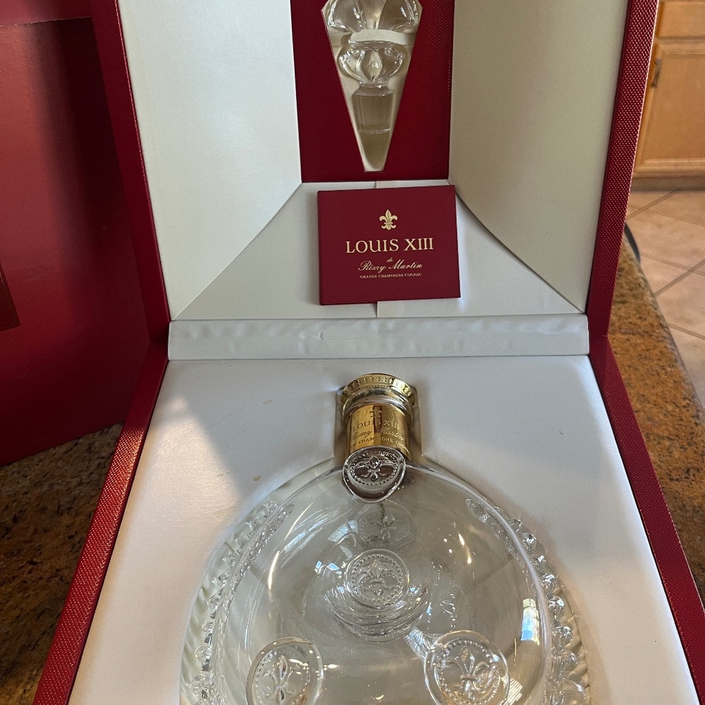 Louis VIII bottle and case